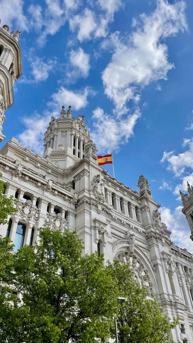 Impresión para administraciones públicas con folletos, carteles, memorias y material institucional