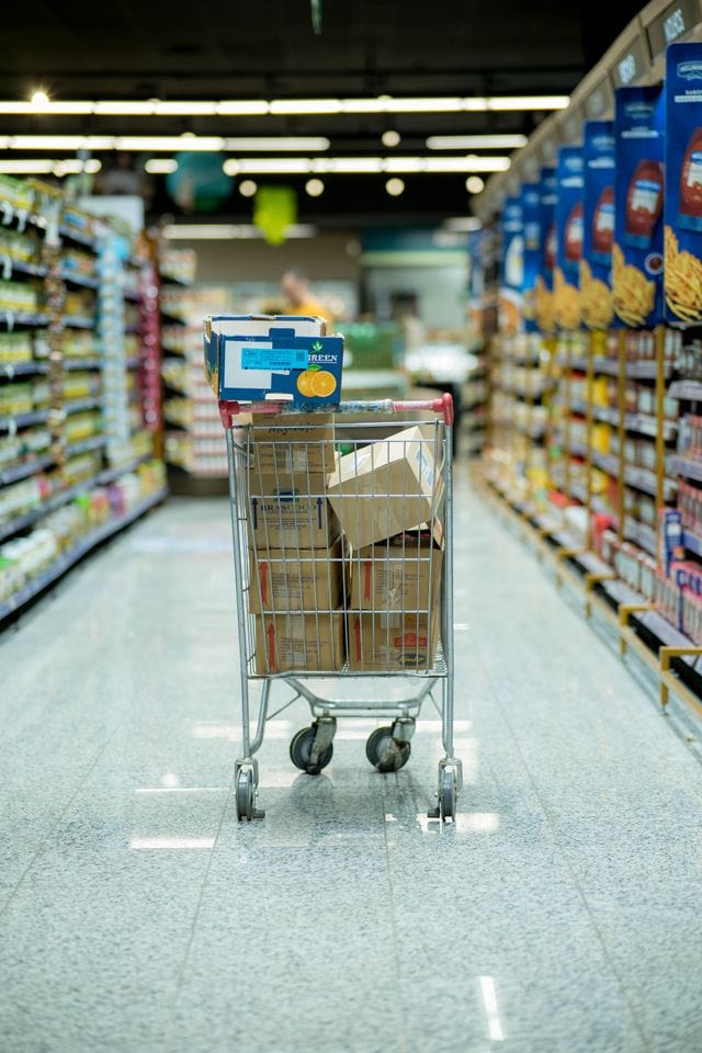 Impresión para supermercados con carteles de ofertas, etiquetas, PLV, folletos y material gráfico para lineales