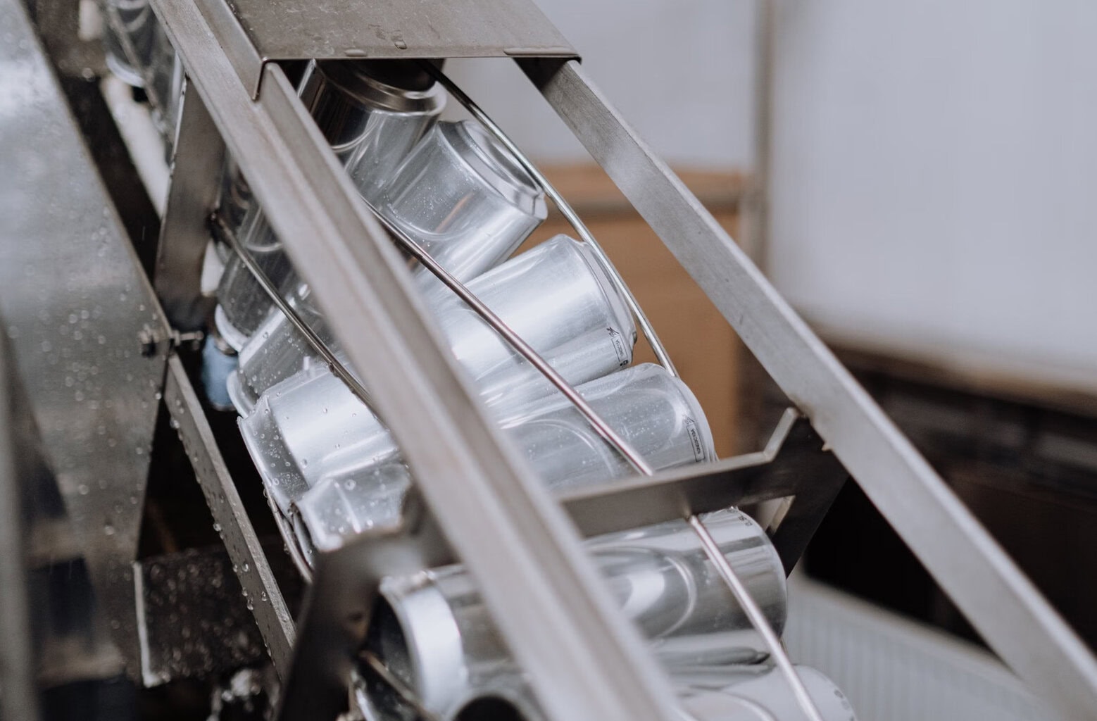 Impresión para fabricantes industriales con catálogos, fichas técnicas, etiquetas, packaging, señalética y material B2B